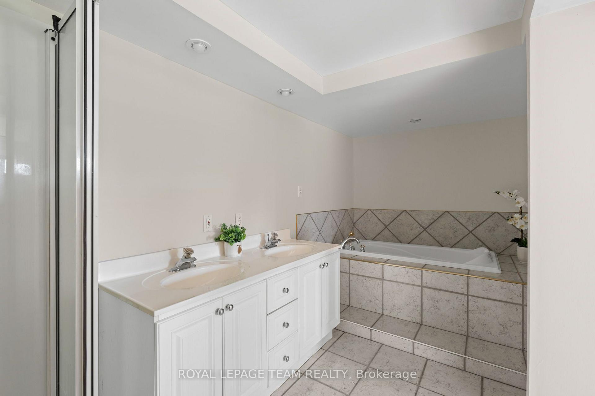 Photo 36 of 6591 Marina Drive, Ottawa, Manotick South to Roger Stevens — HOMEH