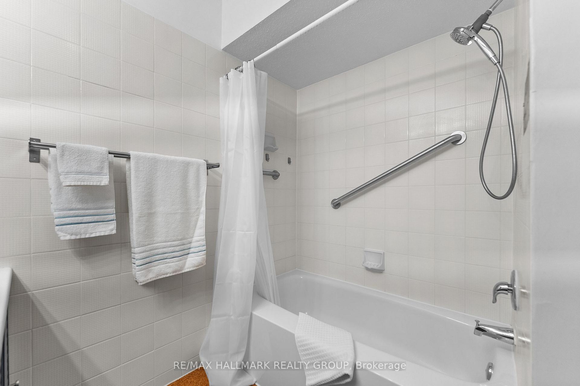 Photo 28 of 14 Sandwell Crescent, Ottawa, Kanata - Beaverbrook — HOMEH