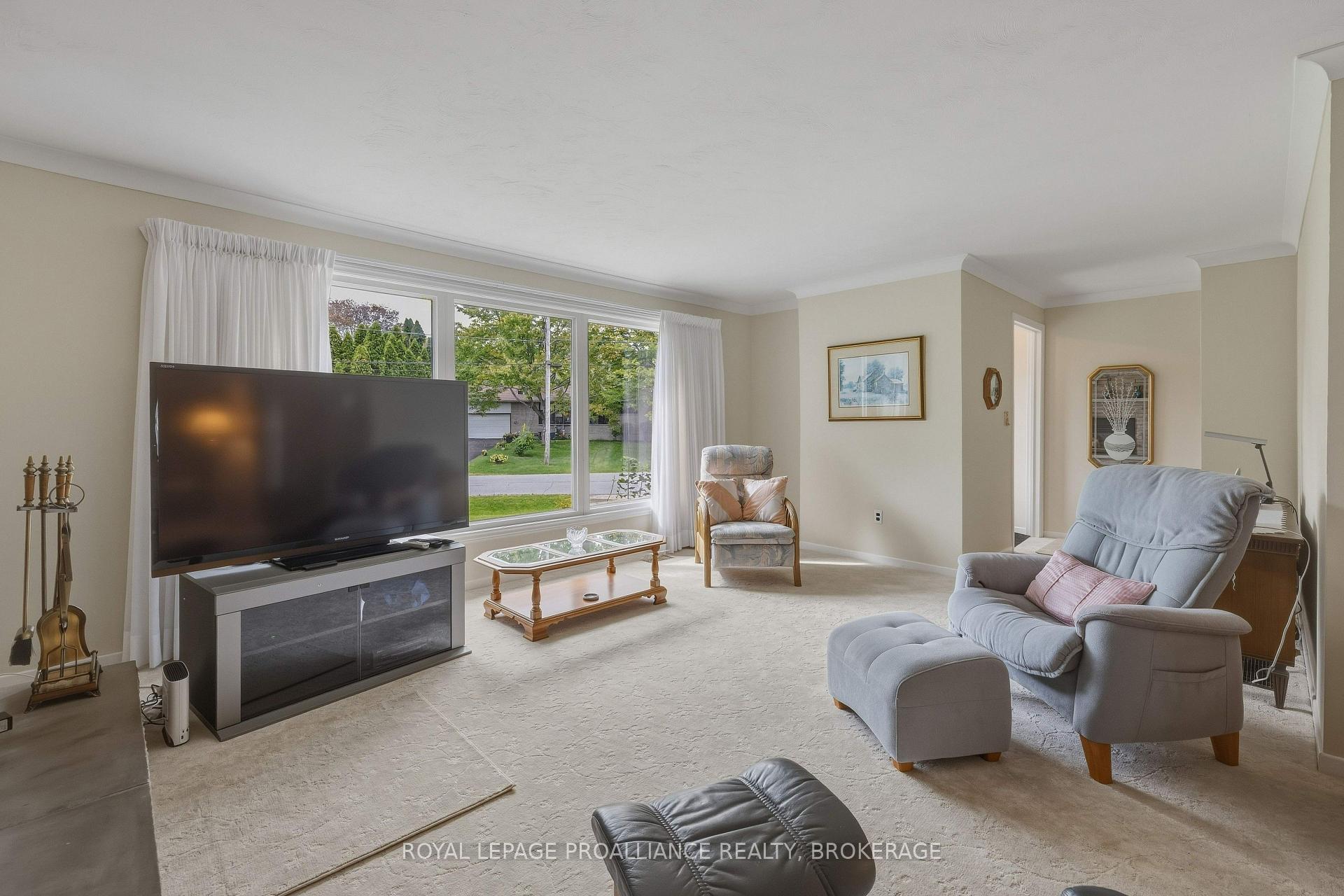 Photo 4 of 424 Maple Ridge Drive, Kingston, South of Taylor-Kidd Blvd — HOMEH