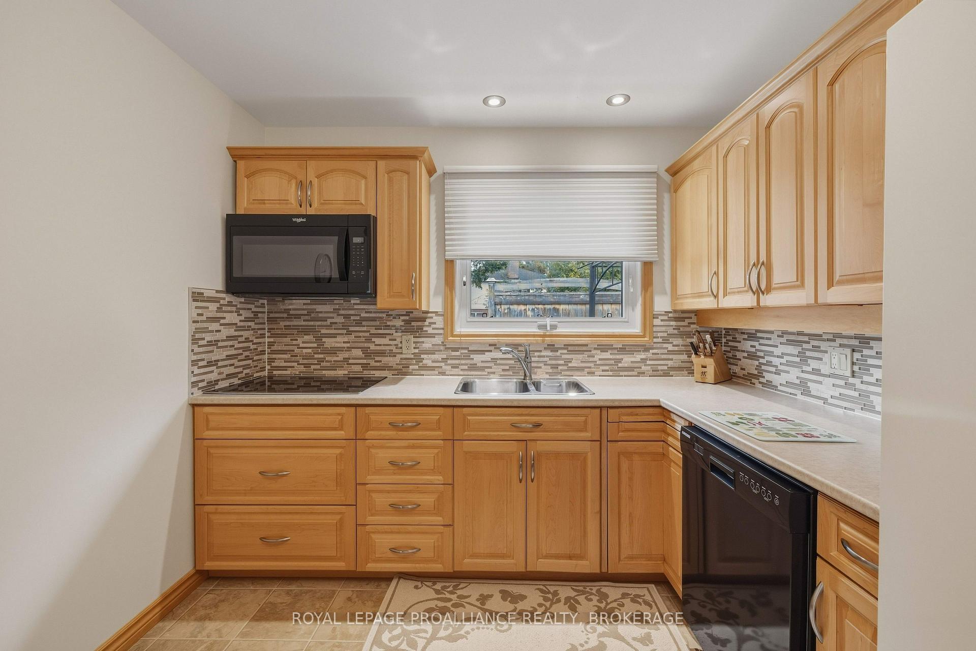 Photo 8 of 424 Maple Ridge Drive, Kingston, South of Taylor-Kidd Blvd — HOMEH