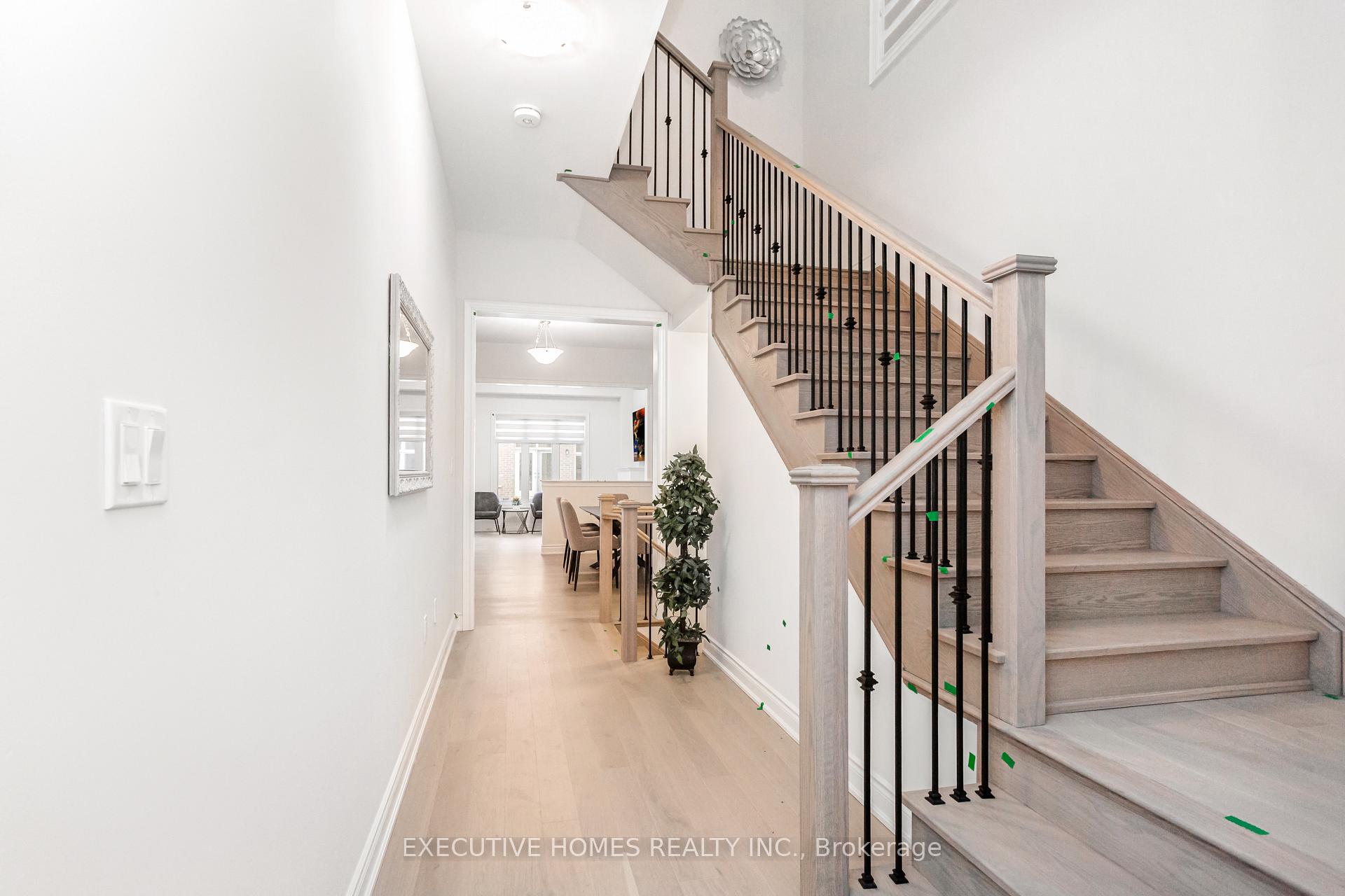 Photo 3 of 1371 Peony Path, Oakville, Joshua Meadows — HOMEH