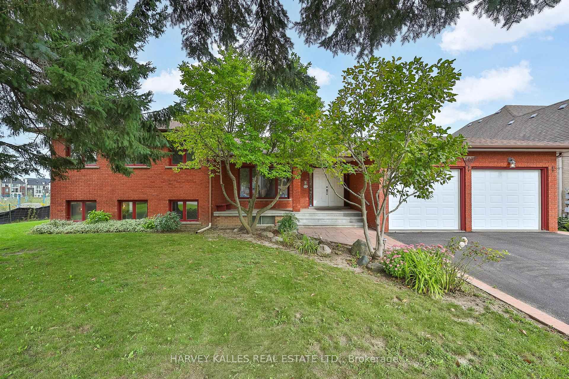 Photo 1 of 113 Bond Crescent, Richmond Hill, Oak Ridges — HOMEH