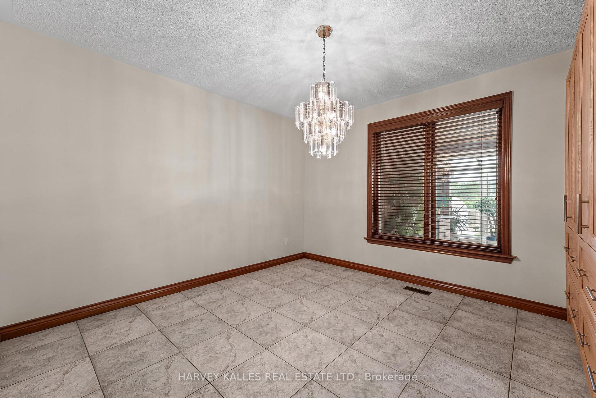Photo 9 of 113 Bond Crescent, Richmond Hill, Oak Ridges — HOMEH