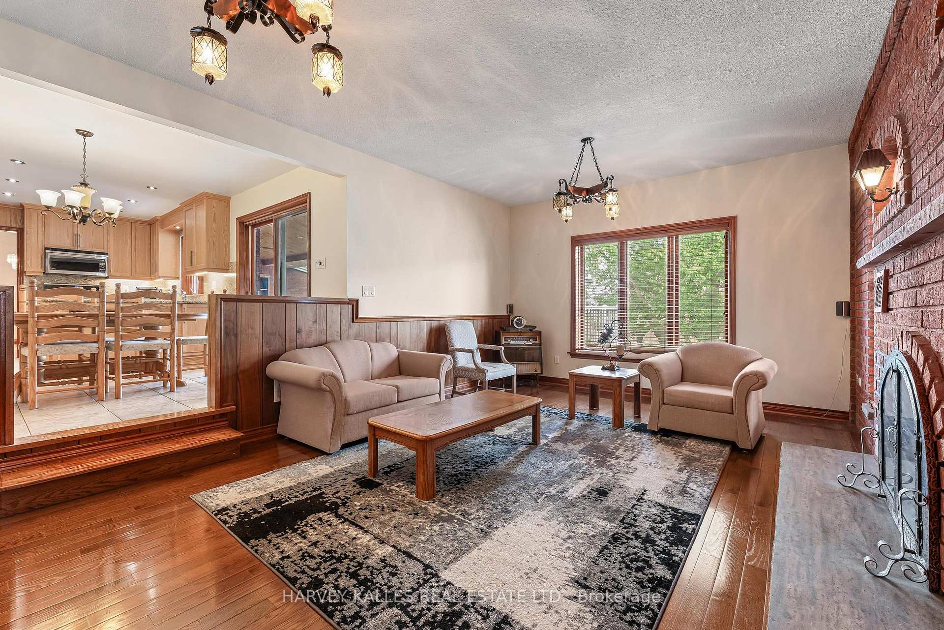 Photo 10 of 113 Bond Crescent, Richmond Hill, Oak Ridges — HOMEH