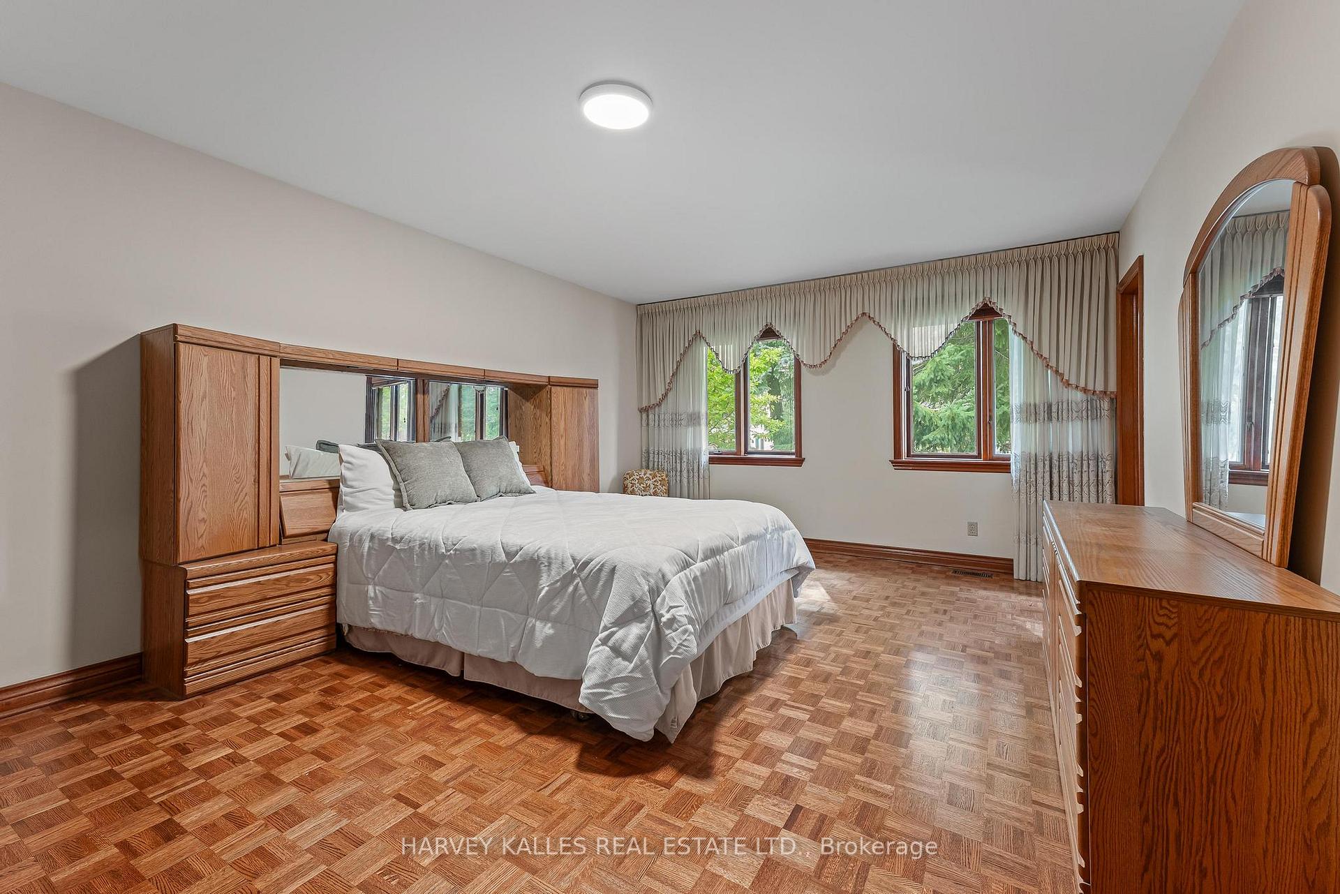 Photo 15 of 113 Bond Crescent, Richmond Hill, Oak Ridges — HOMEH
