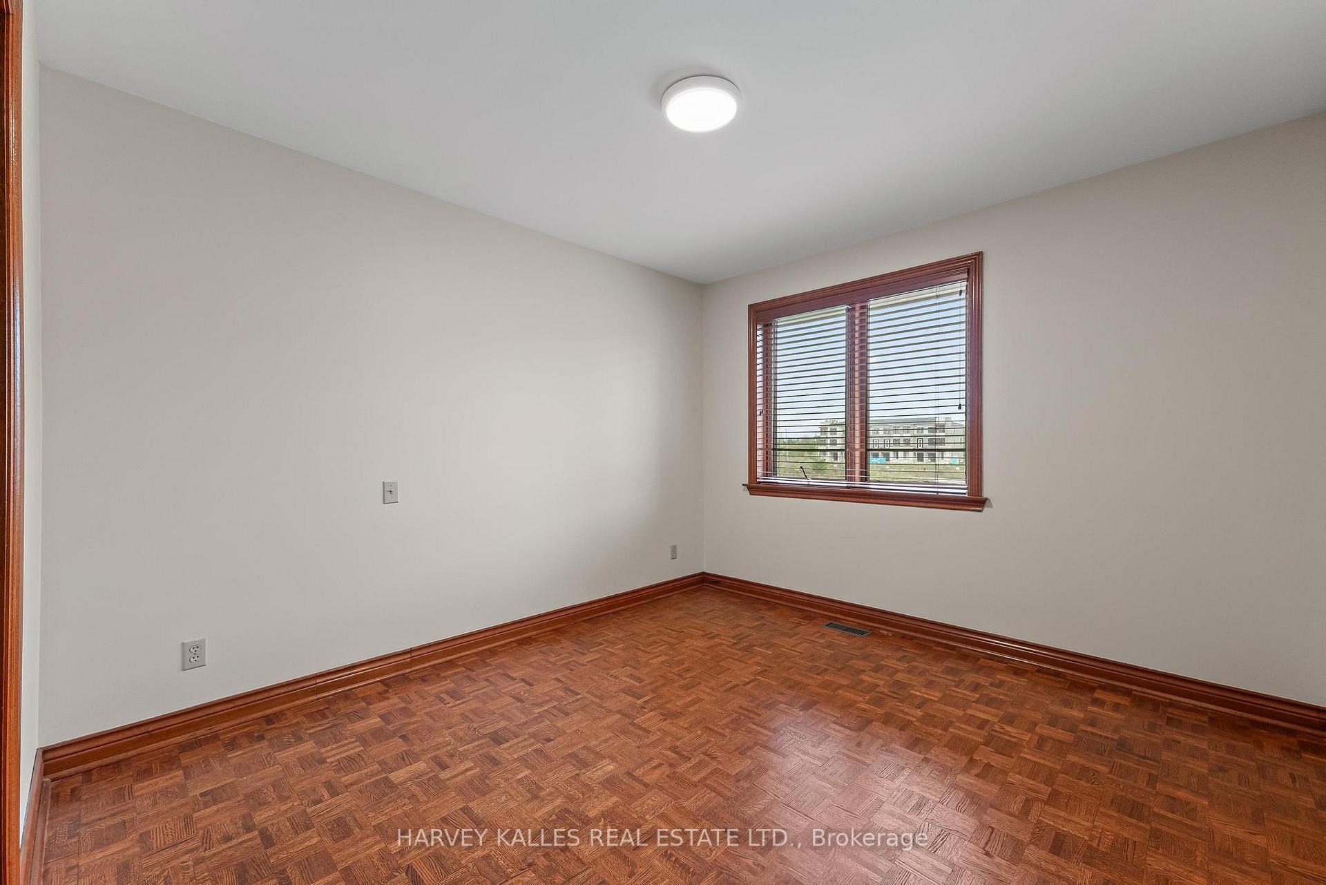 Photo 18 of 113 Bond Crescent, Richmond Hill, Oak Ridges — HOMEH