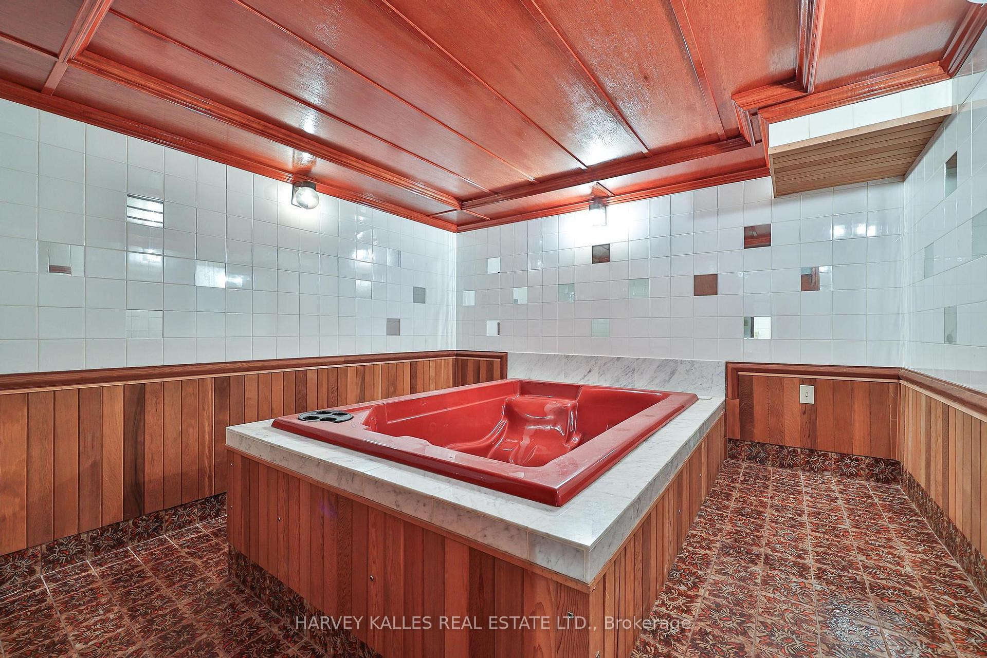 Photo 28 of 113 Bond Crescent, Richmond Hill, Oak Ridges — HOMEH