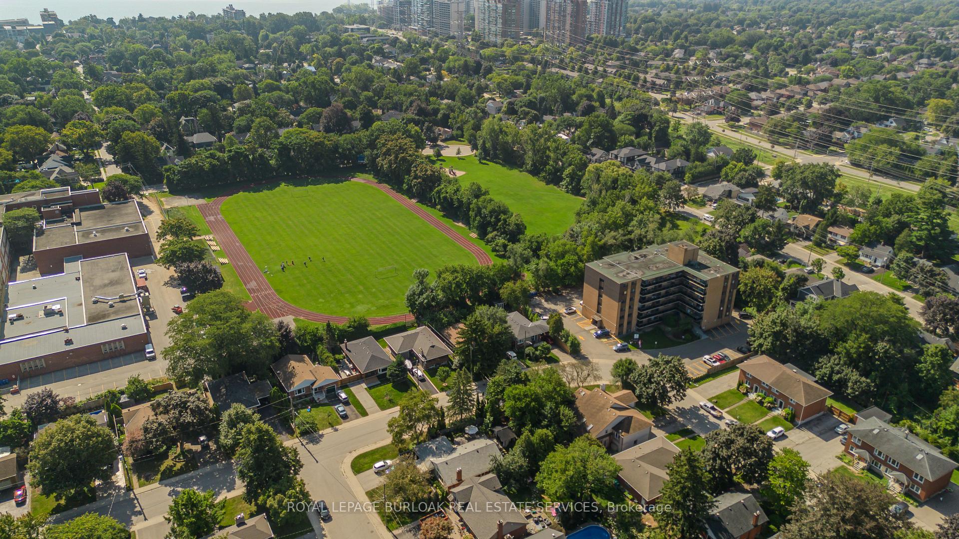 Photo 2 of 707 Ross Street, Burlington, Brant — HOMEH