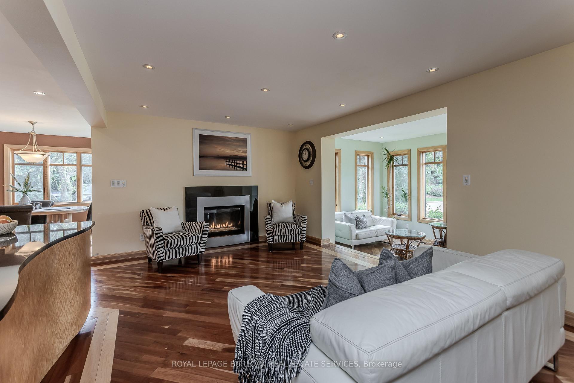 Photo 8 of 707 Ross Street, Burlington, Brant — HOMEH