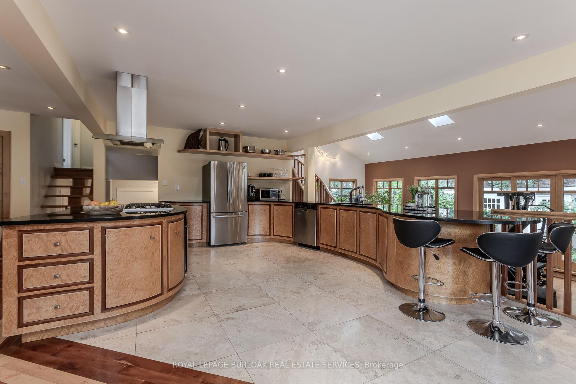 Photo 9 of 707 Ross Street, Burlington, Brant — HOMEH
