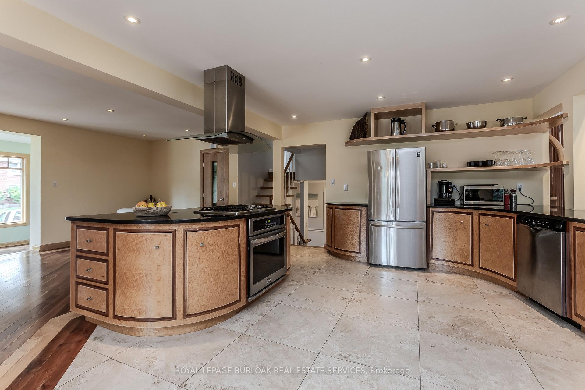 Photo 10 of 707 Ross Street, Burlington, Brant — HOMEH