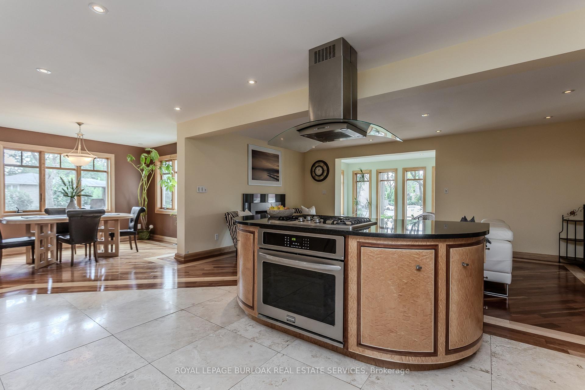 Photo 11 of 707 Ross Street, Burlington, Brant — HOMEH