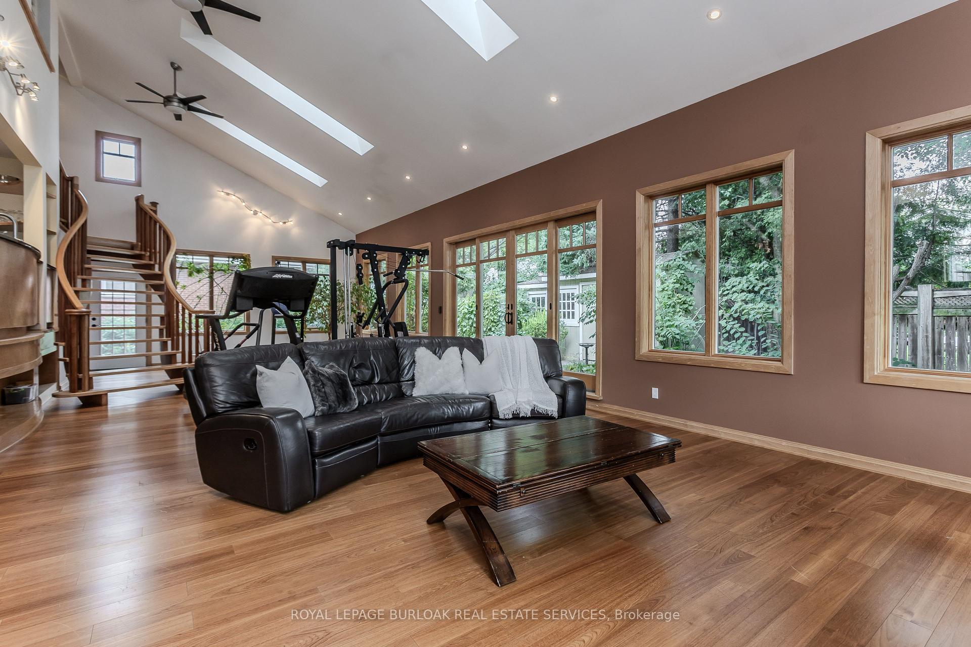 Photo 15 of 707 Ross Street, Burlington, Brant — HOMEH