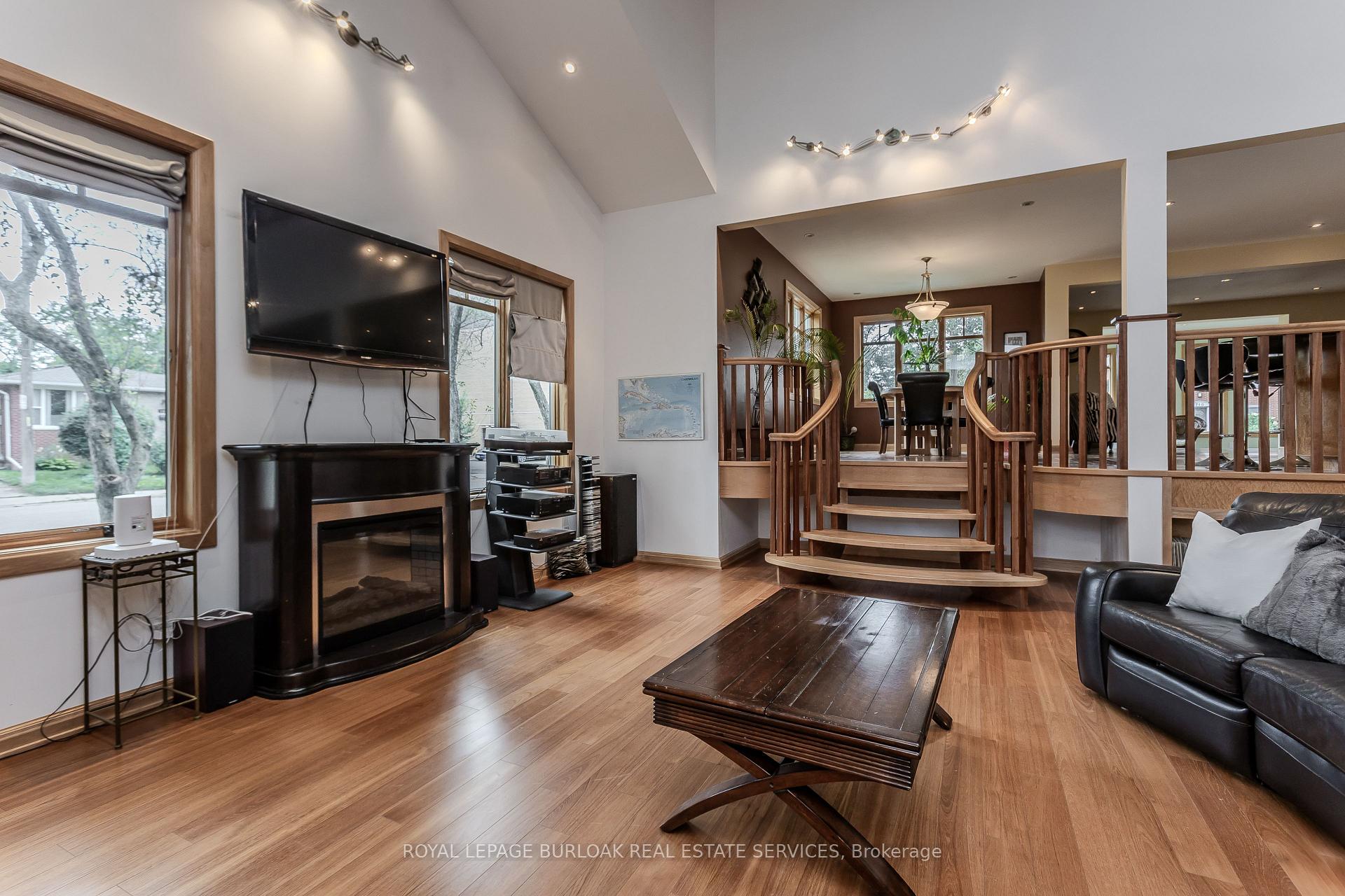 Photo 16 of 707 Ross Street, Burlington, Brant — HOMEH