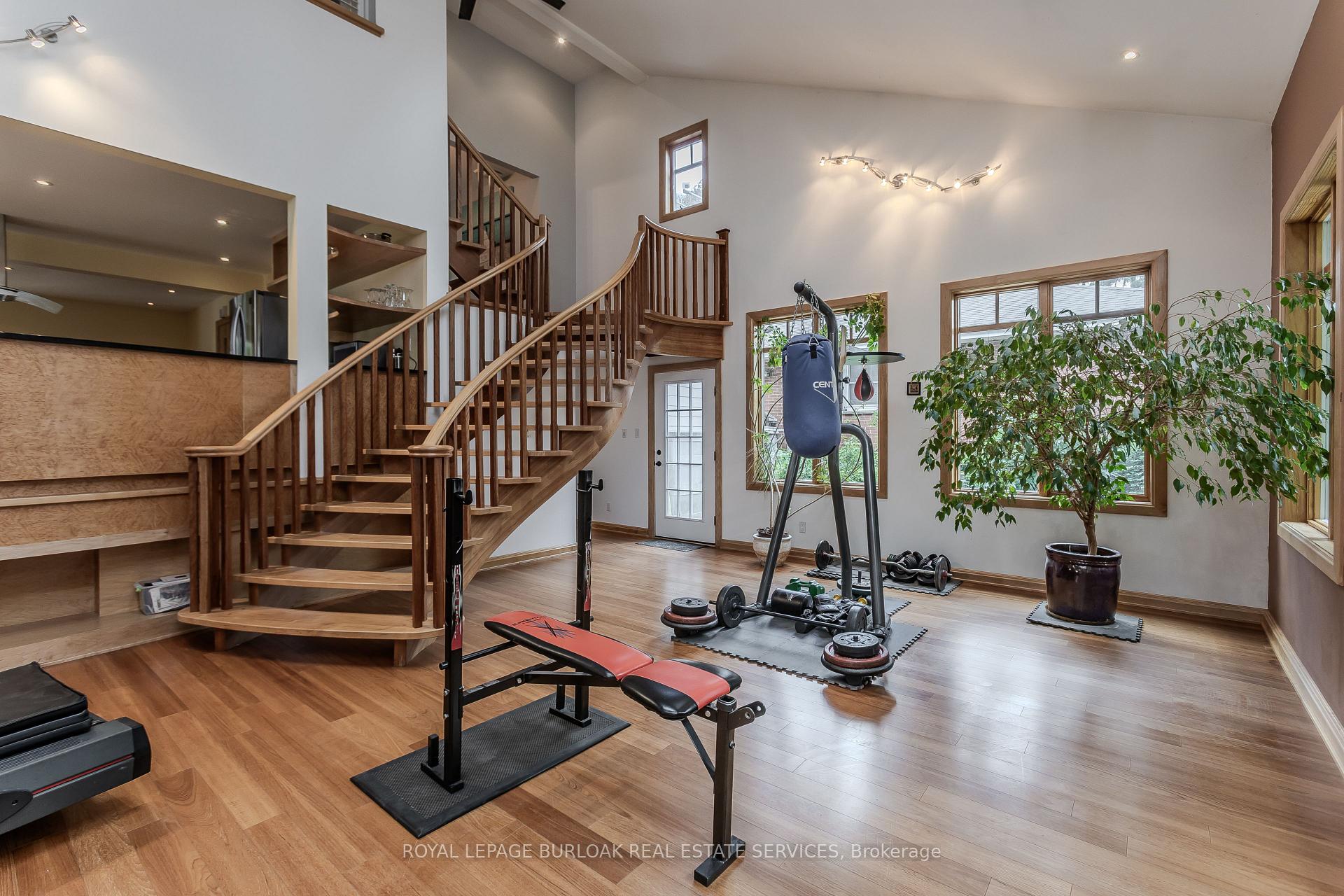 Photo 19 of 707 Ross Street, Burlington, Brant — HOMEH