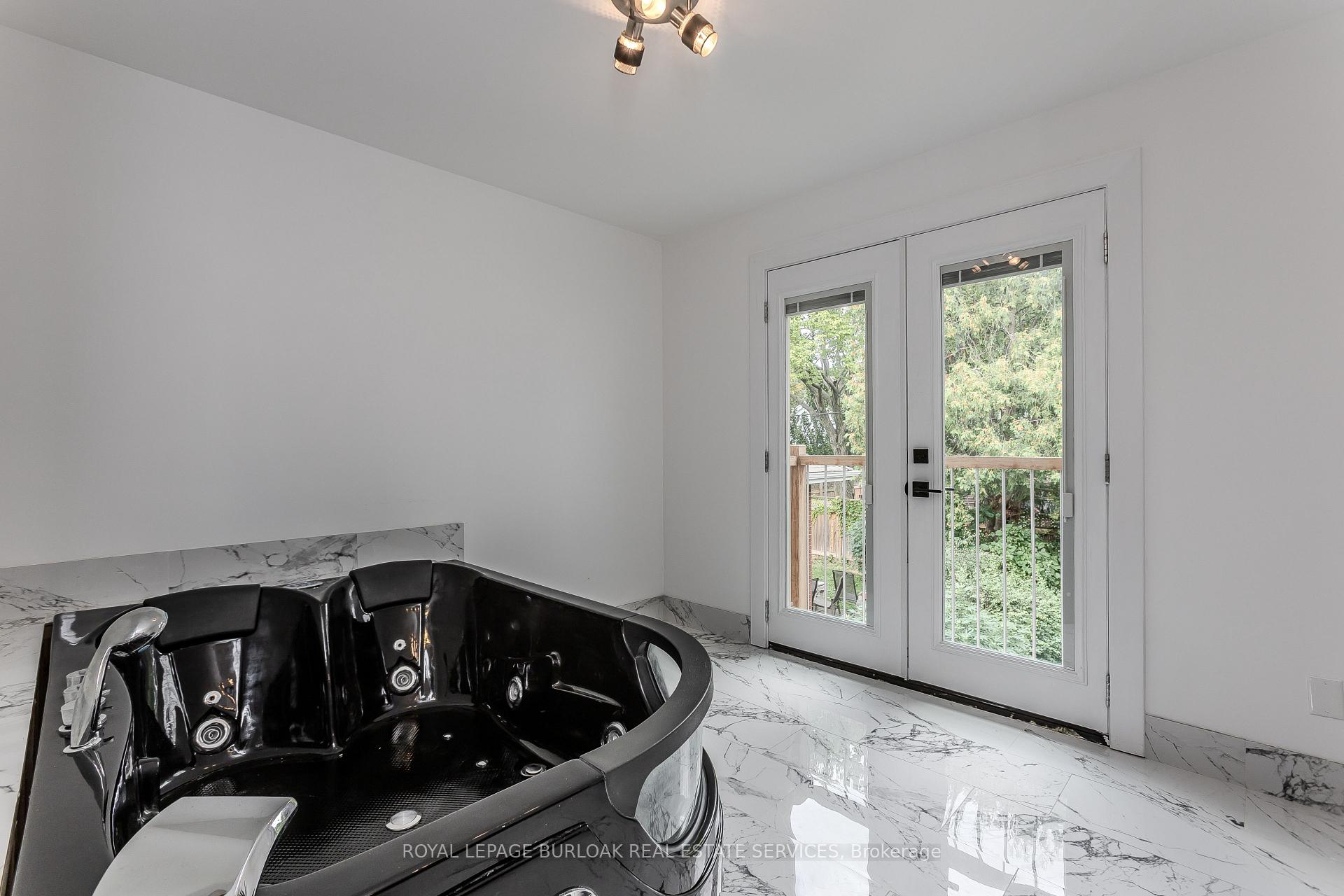 Photo 30 of 707 Ross Street, Burlington, Brant — HOMEH