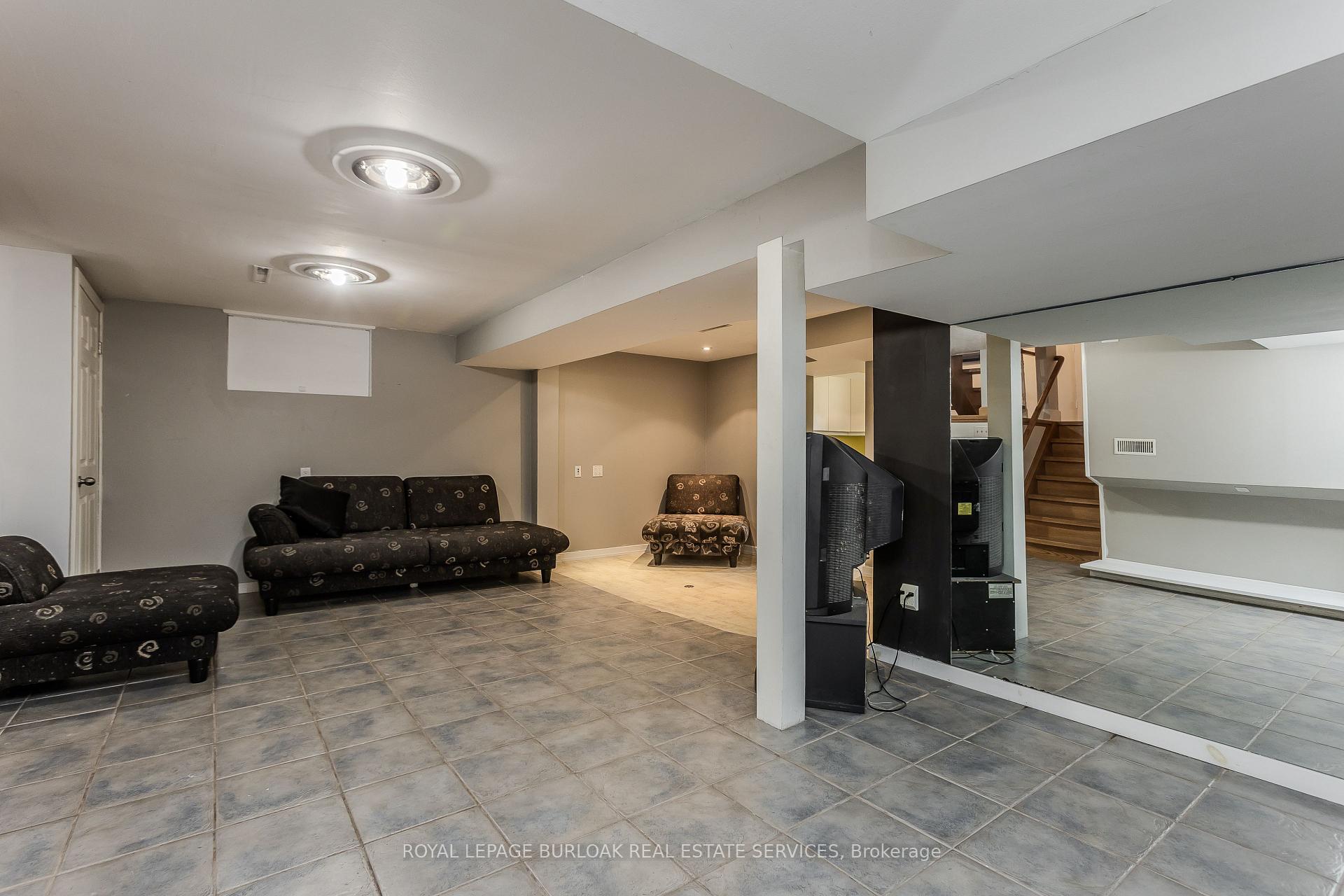 Photo 37 of 707 Ross Street, Burlington, Brant — HOMEH