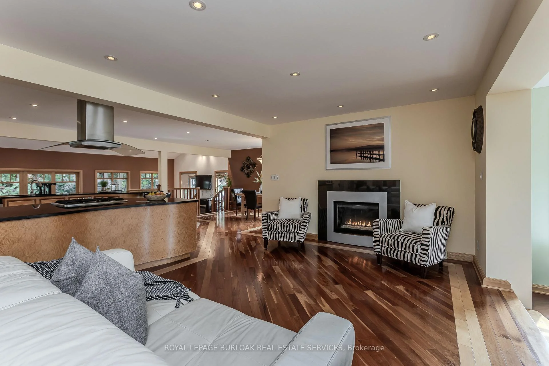 Photo 7 of 707 Ross Street, Burlington, Brant — HOMEH