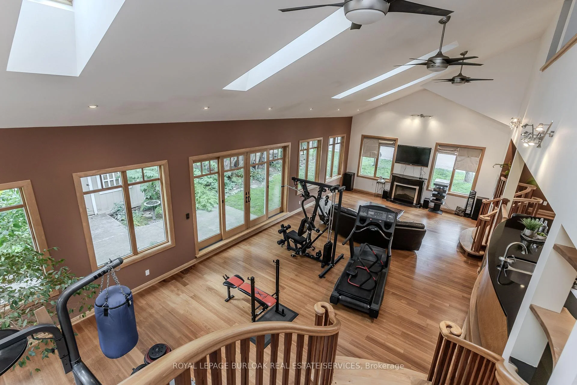 Photo 21 of 707 Ross Street, Burlington, Brant — HOMEH