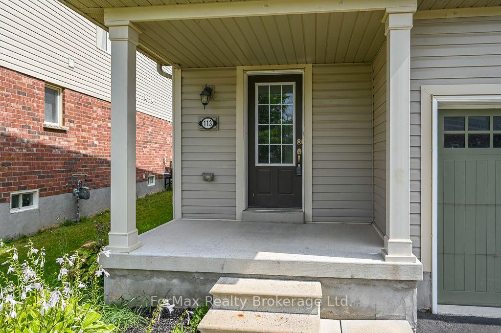 Photo 4 of 113 English Lane, Brantford, Shellard Lane — HOMEH