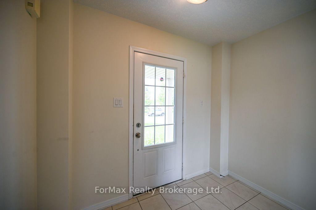 Photo 7 of 113 English Lane, Brantford, Shellard Lane — HOMEH