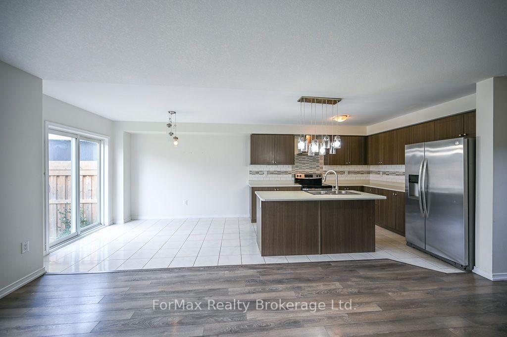 Photo 10 of 113 English Lane, Brantford, Shellard Lane — HOMEH
