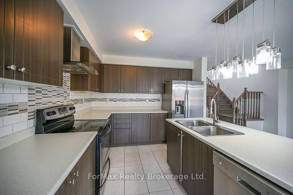 Photo 13 of 113 English Lane, Brantford, Shellard Lane — HOMEH