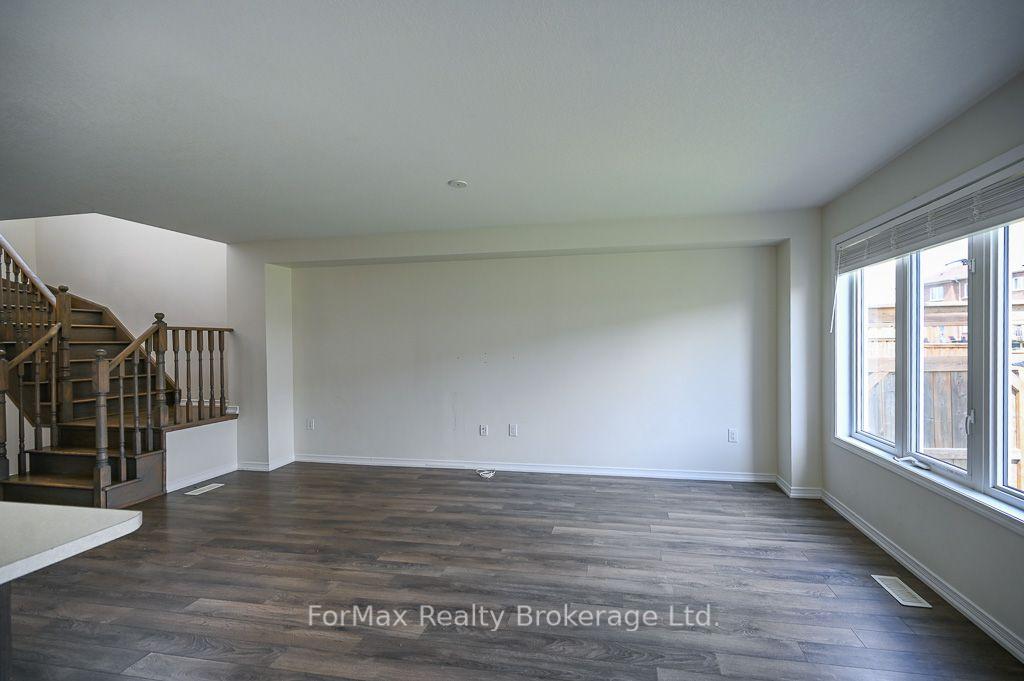 Photo 19 of 113 English Lane, Brantford, Shellard Lane — HOMEH
