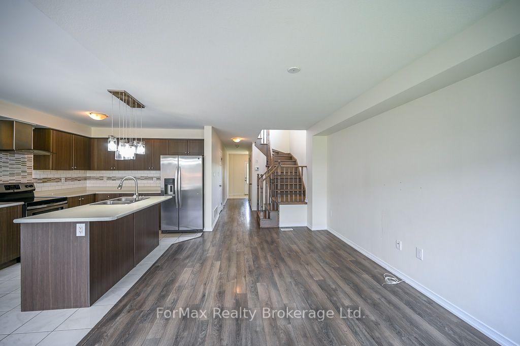 Photo 20 of 113 English Lane, Brantford, Shellard Lane — HOMEH
