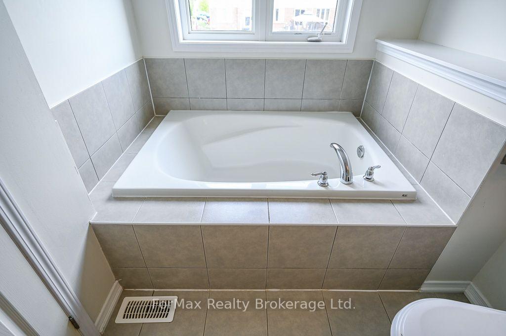 Photo 29 of 113 English Lane, Brantford, Shellard Lane — HOMEH