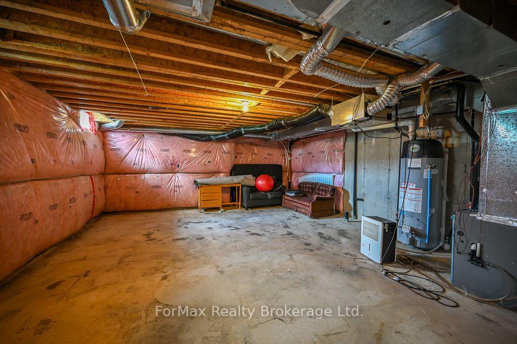 Photo 41 of 113 English Lane, Brantford, Shellard Lane — HOMEH