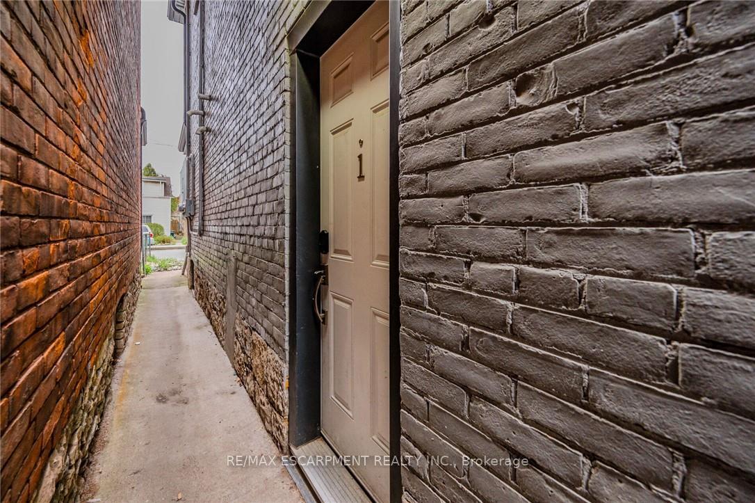 Photo 34 of 74 Cathcart Street, Hamilton, Beasley — HOMEH