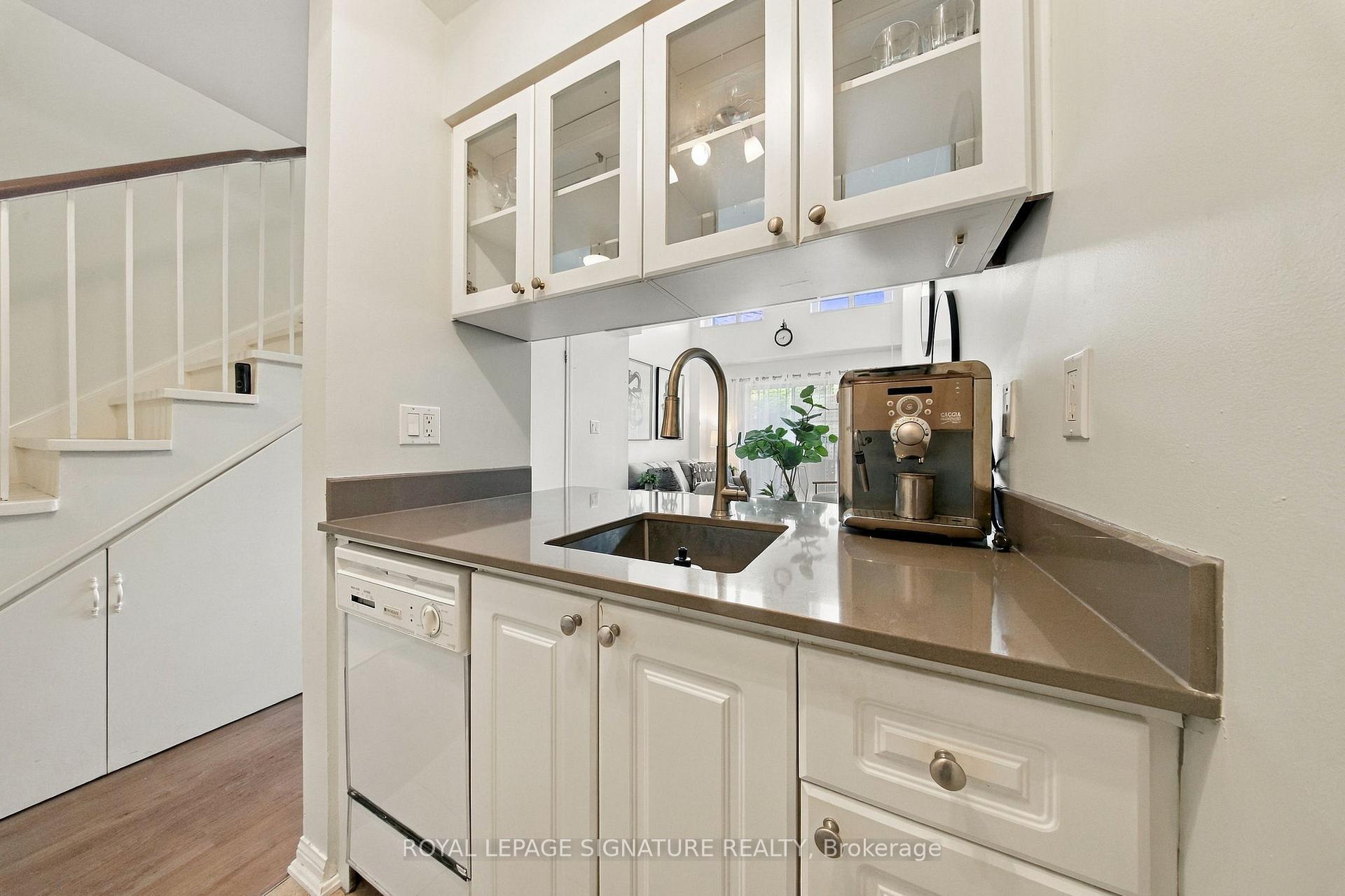 Photo 5 of Unit 207, 119 Merton Street, Toronto, Mount Pleasant West — HOMEH