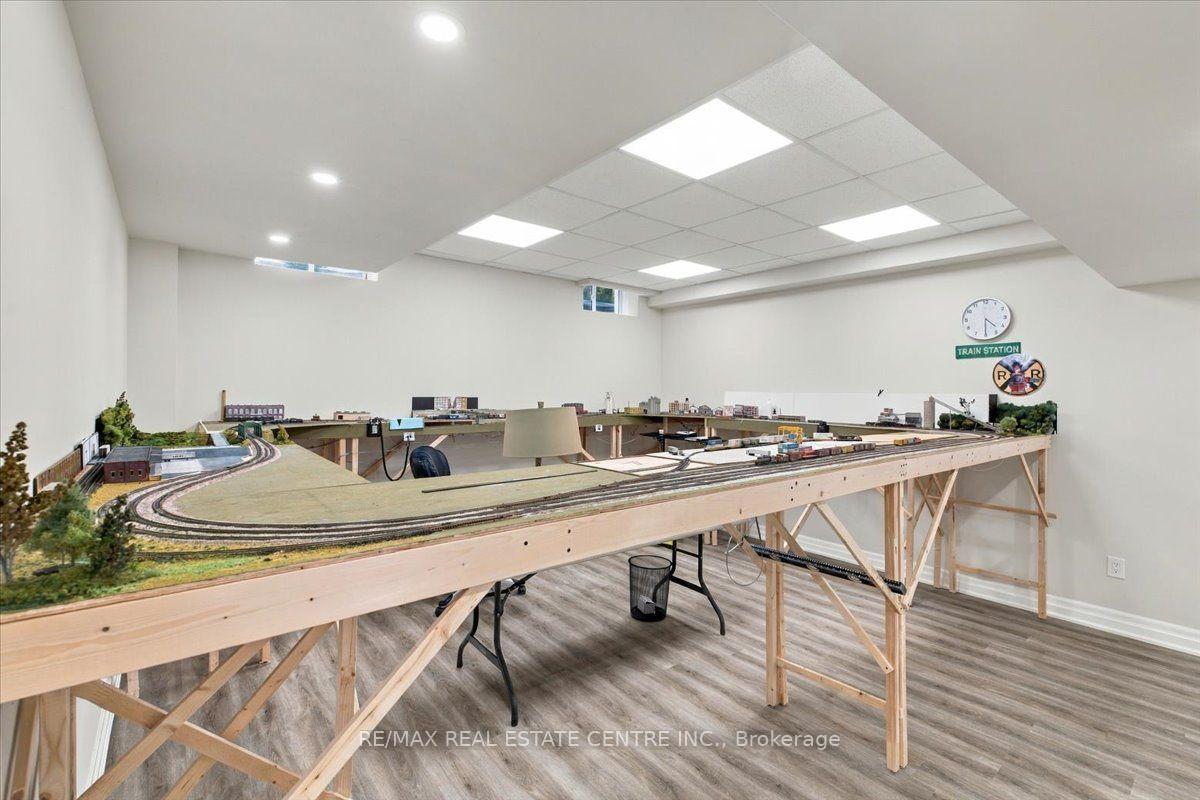 Photo 44 of 3124 Parsonage Crescent, Oakville, Glenorchy — HOMEH