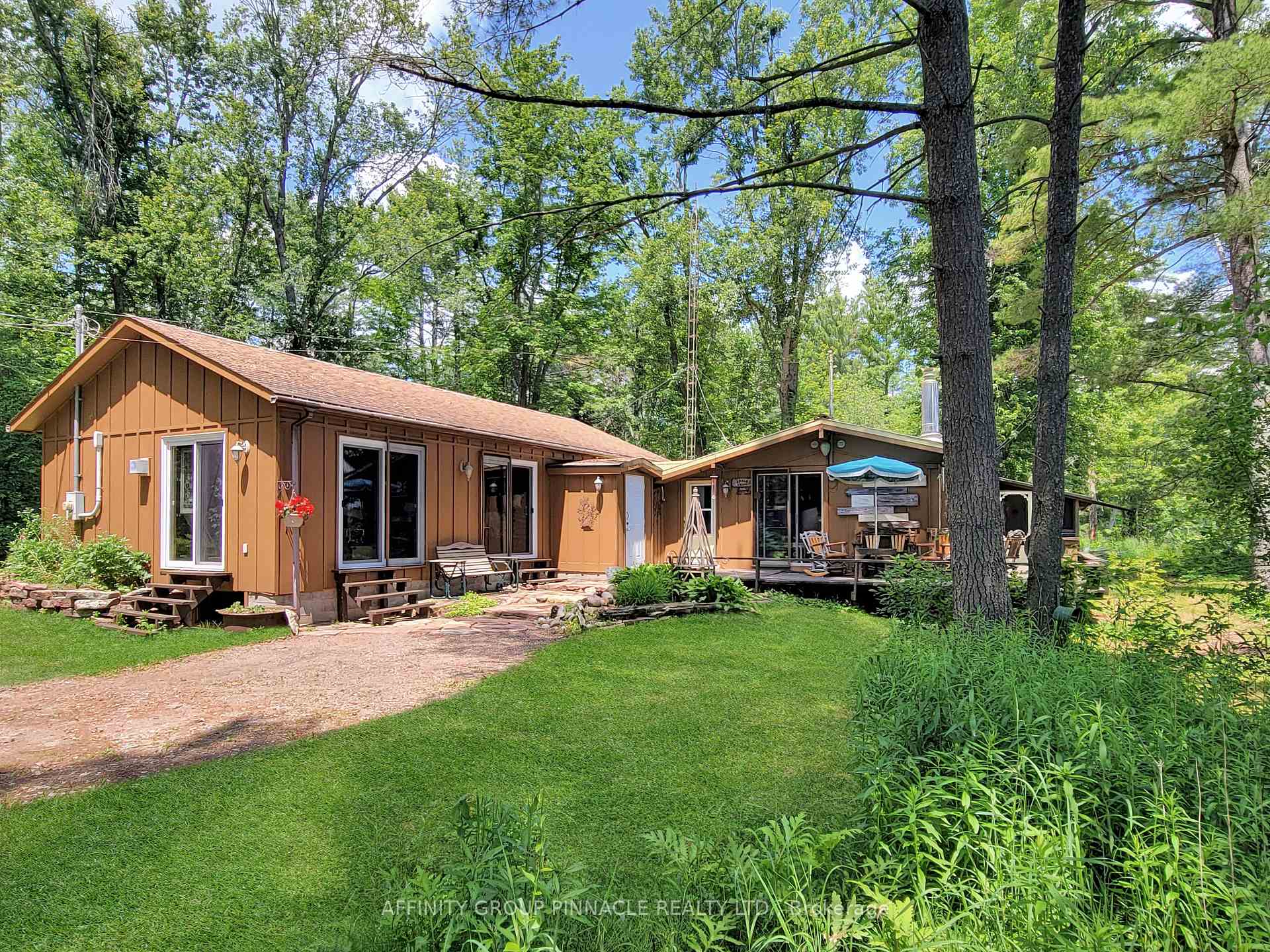 Photo of 396 North Shore Road