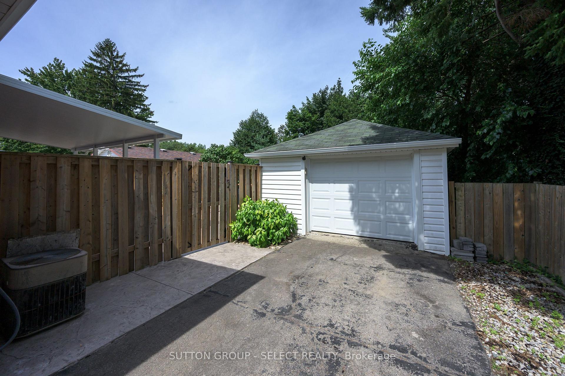 Photo 2 of 1852 Avalon Street, London, East H — HOMEH