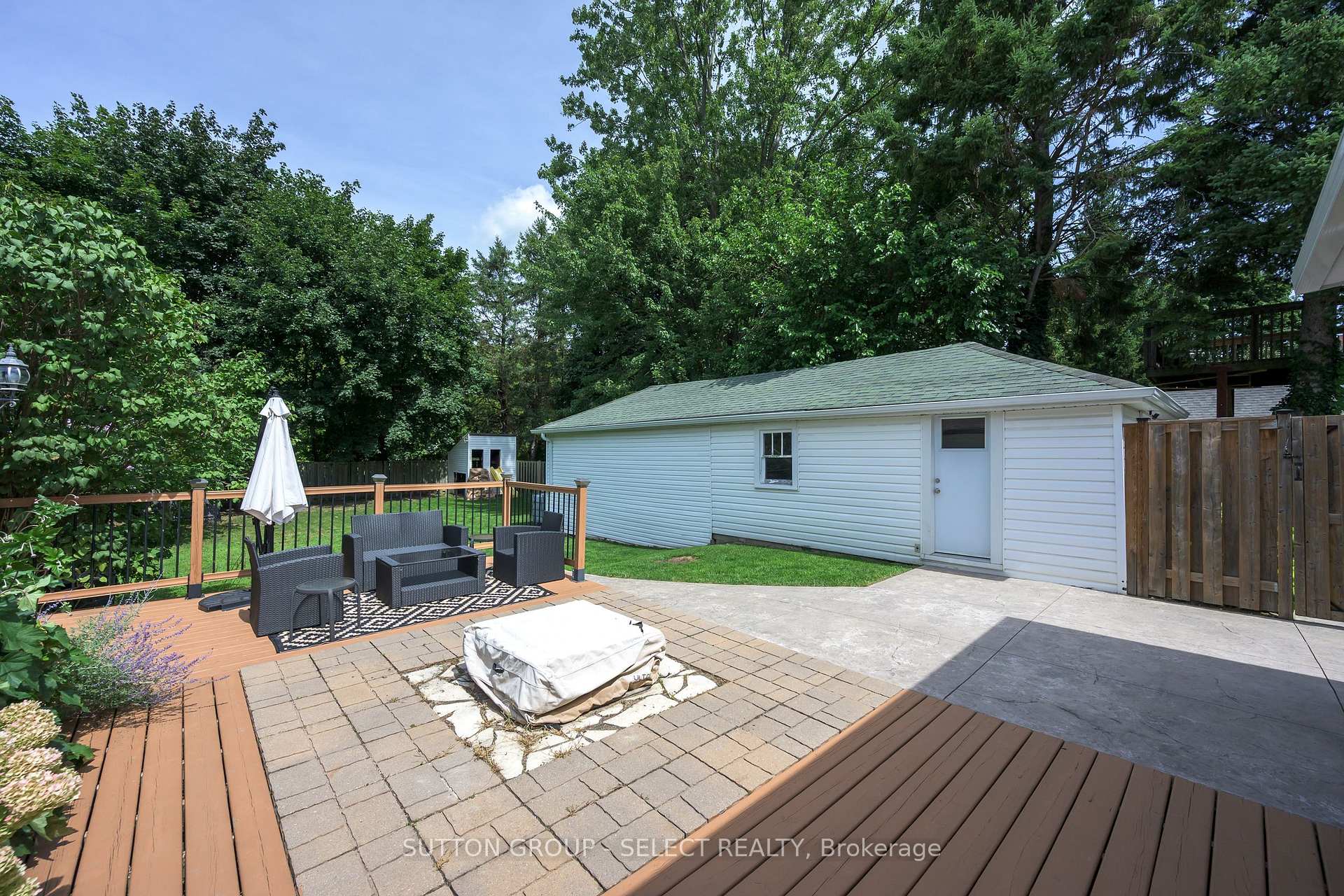 Photo 3 of 1852 Avalon Street, London, East H — HOMEH