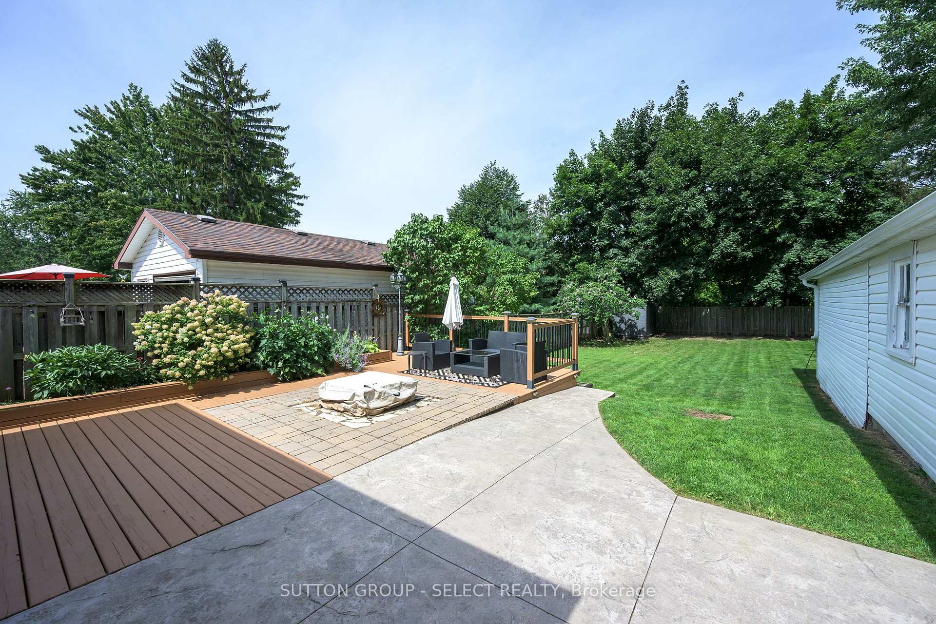 Photo 4 of 1852 Avalon Street, London, East H — HOMEH