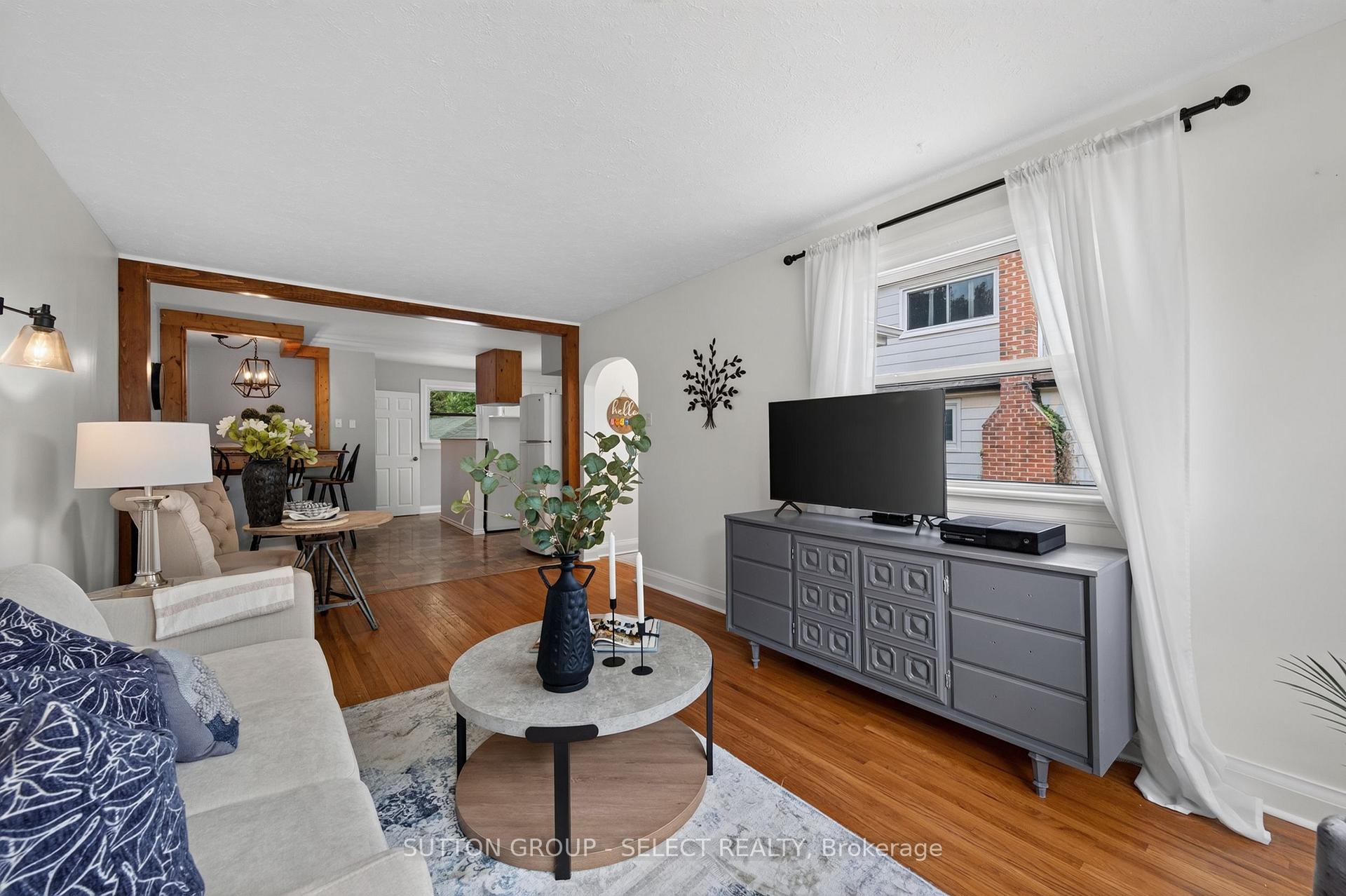 Photo 10 of 1852 Avalon Street, London, East H — HOMEH
