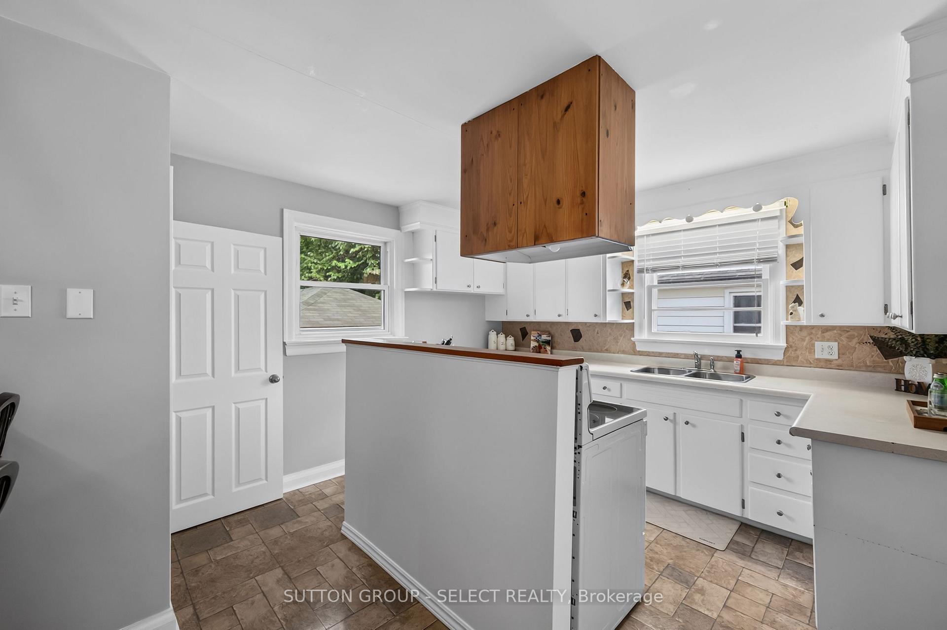 Photo 13 of 1852 Avalon Street, London, East H — HOMEH