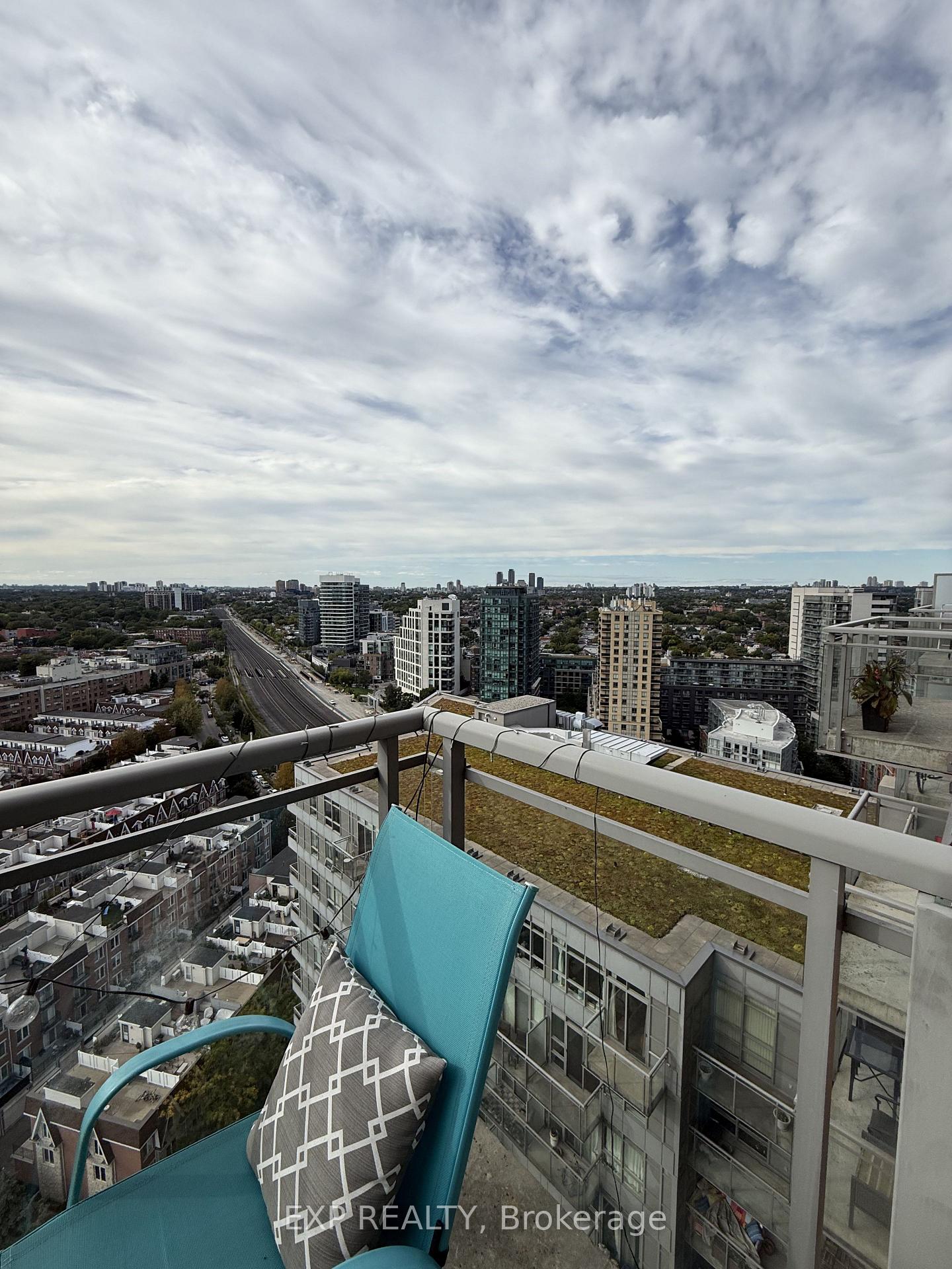 Photo 9 of Unit 2208, 38 Joe Shuster Way, Toronto, South Parkdale — HOMEH