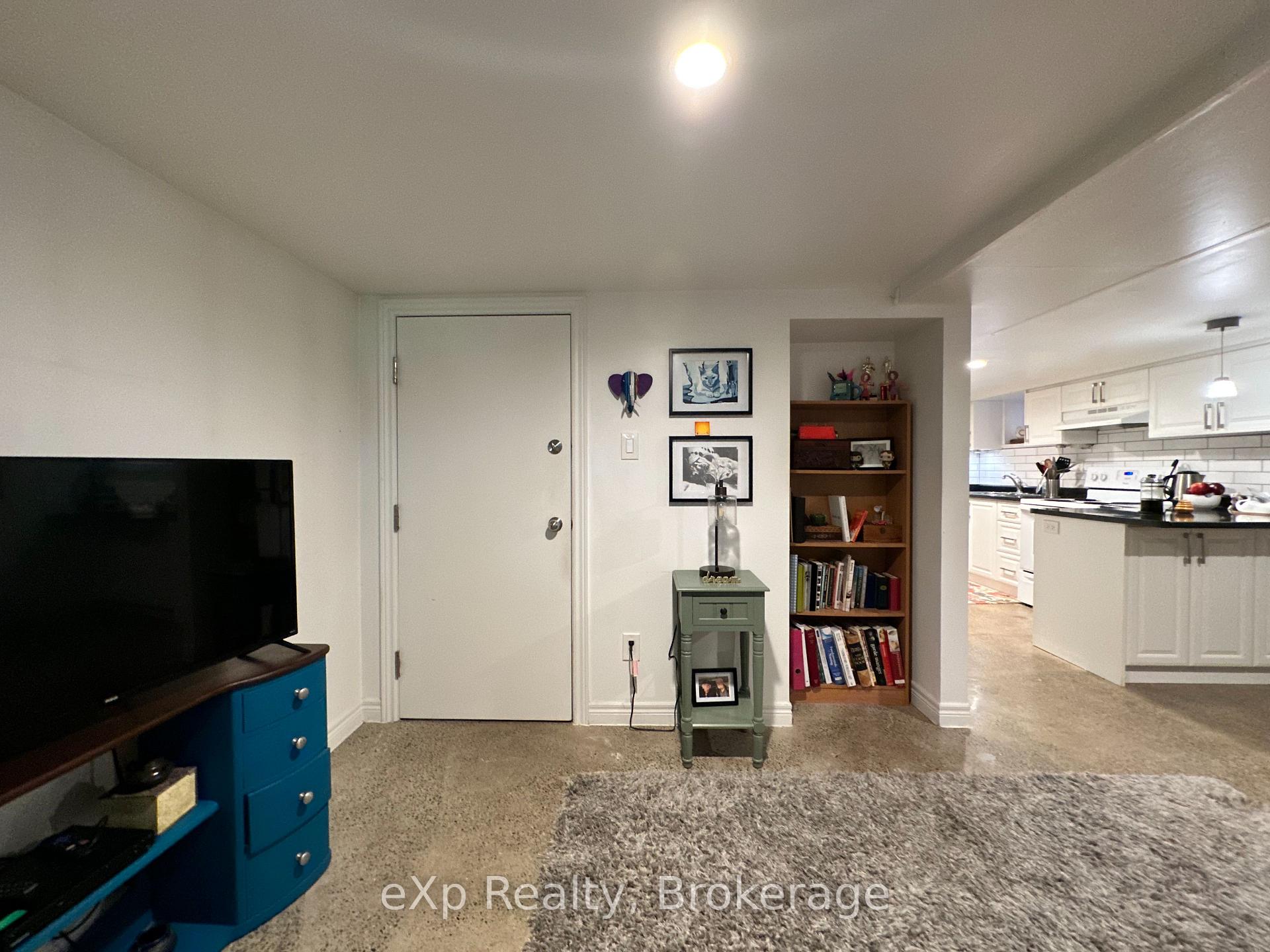 Photo 2 of Unit 3, 36 Second Street, Etobicoke, New Toronto — HOMEH