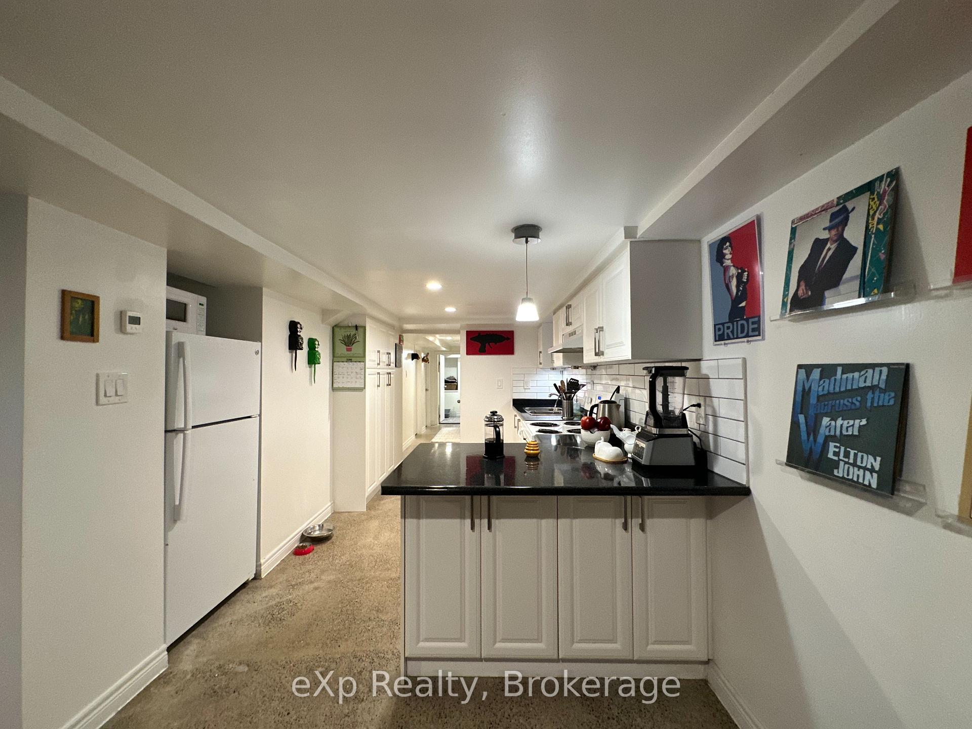 Photo 4 of Unit 3, 36 Second Street, Etobicoke, New Toronto — HOMEH