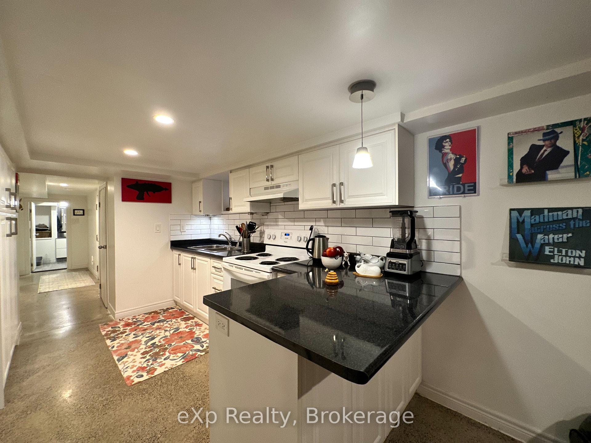 Photo 6 of Unit 3, 36 Second Street, Etobicoke, New Toronto — HOMEH