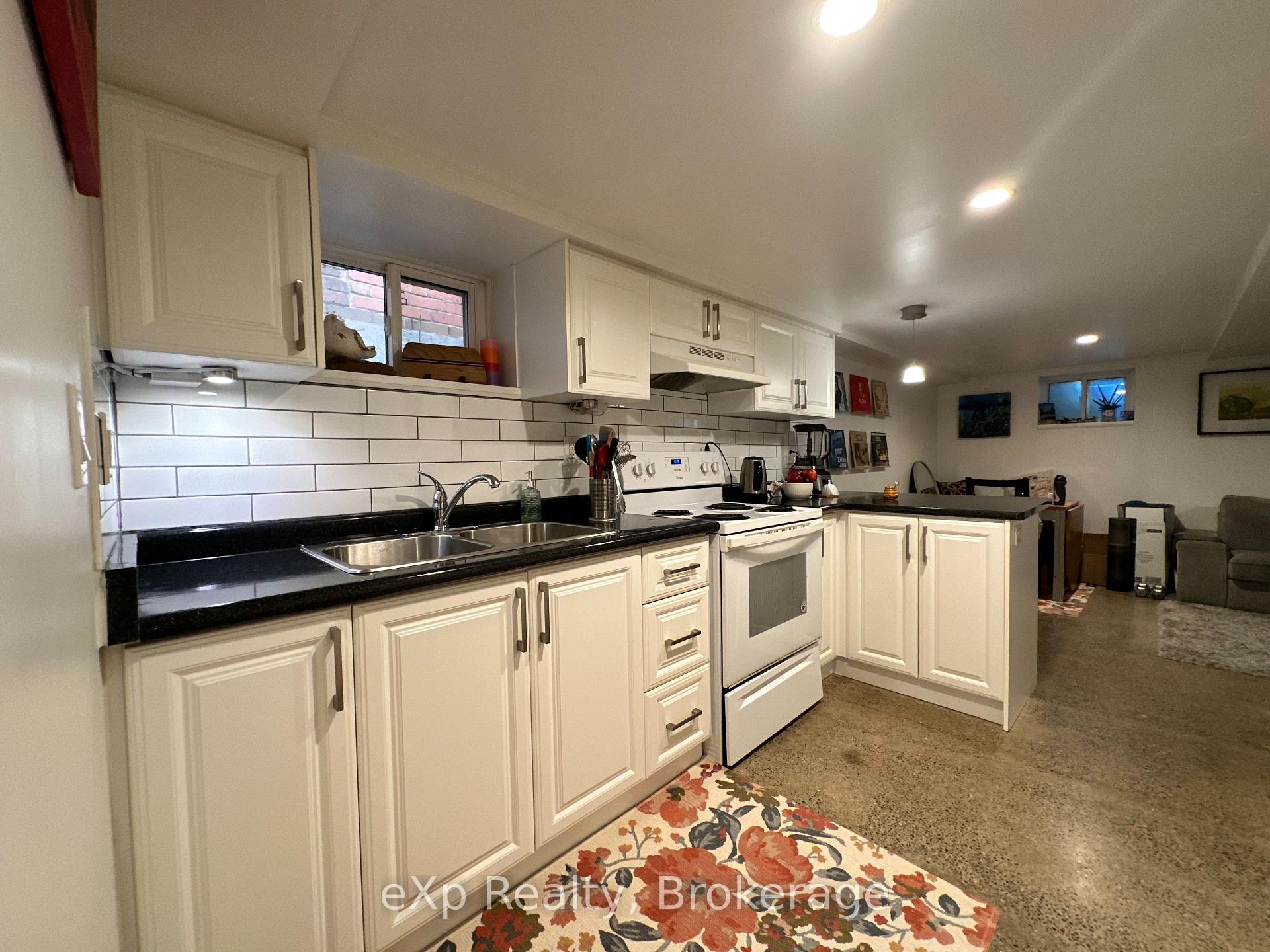 Photo 7 of Unit 3, 36 Second Street, Etobicoke, New Toronto — HOMEH