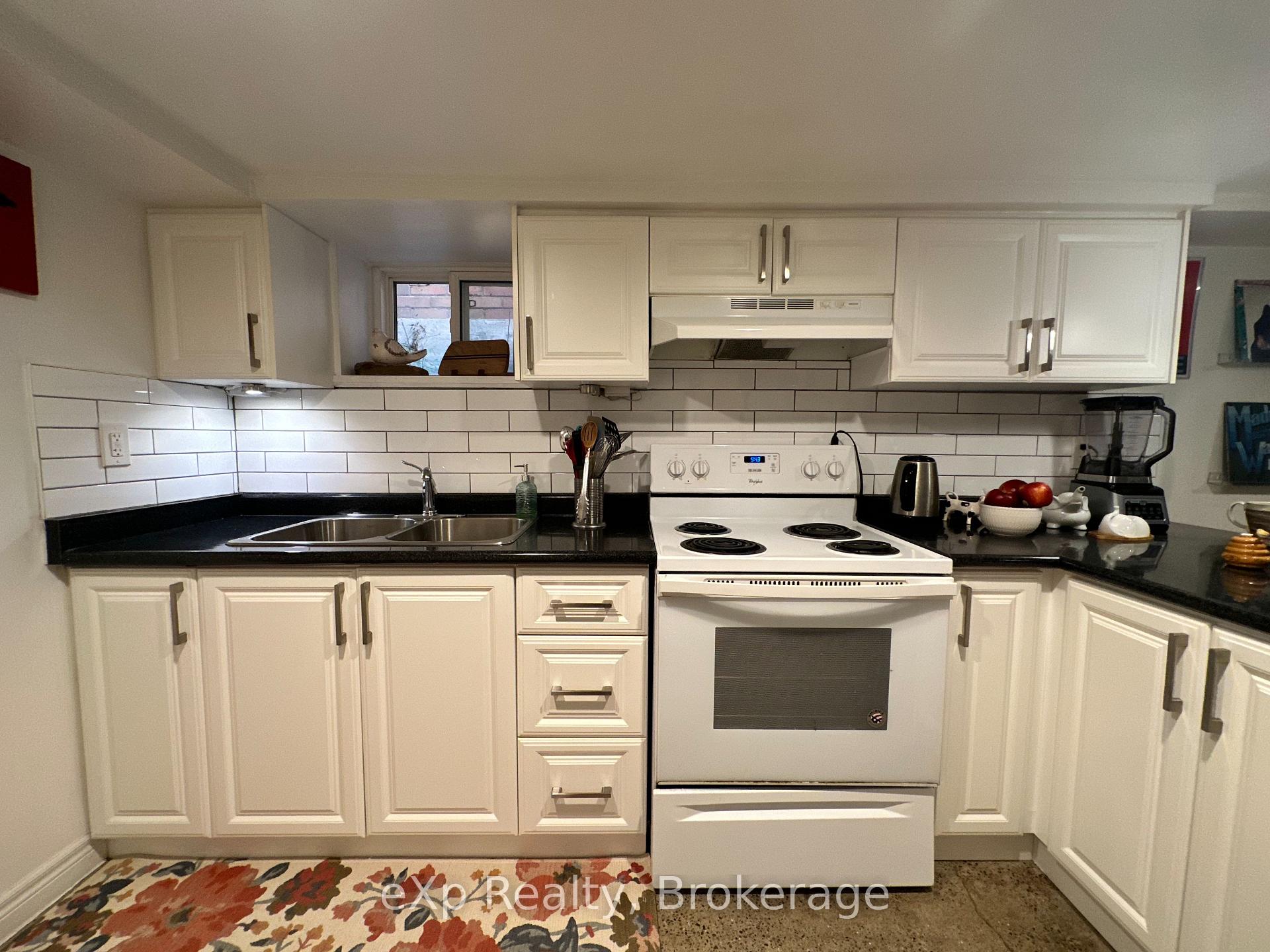 Photo 8 of Unit 3, 36 Second Street, Etobicoke, New Toronto — HOMEH