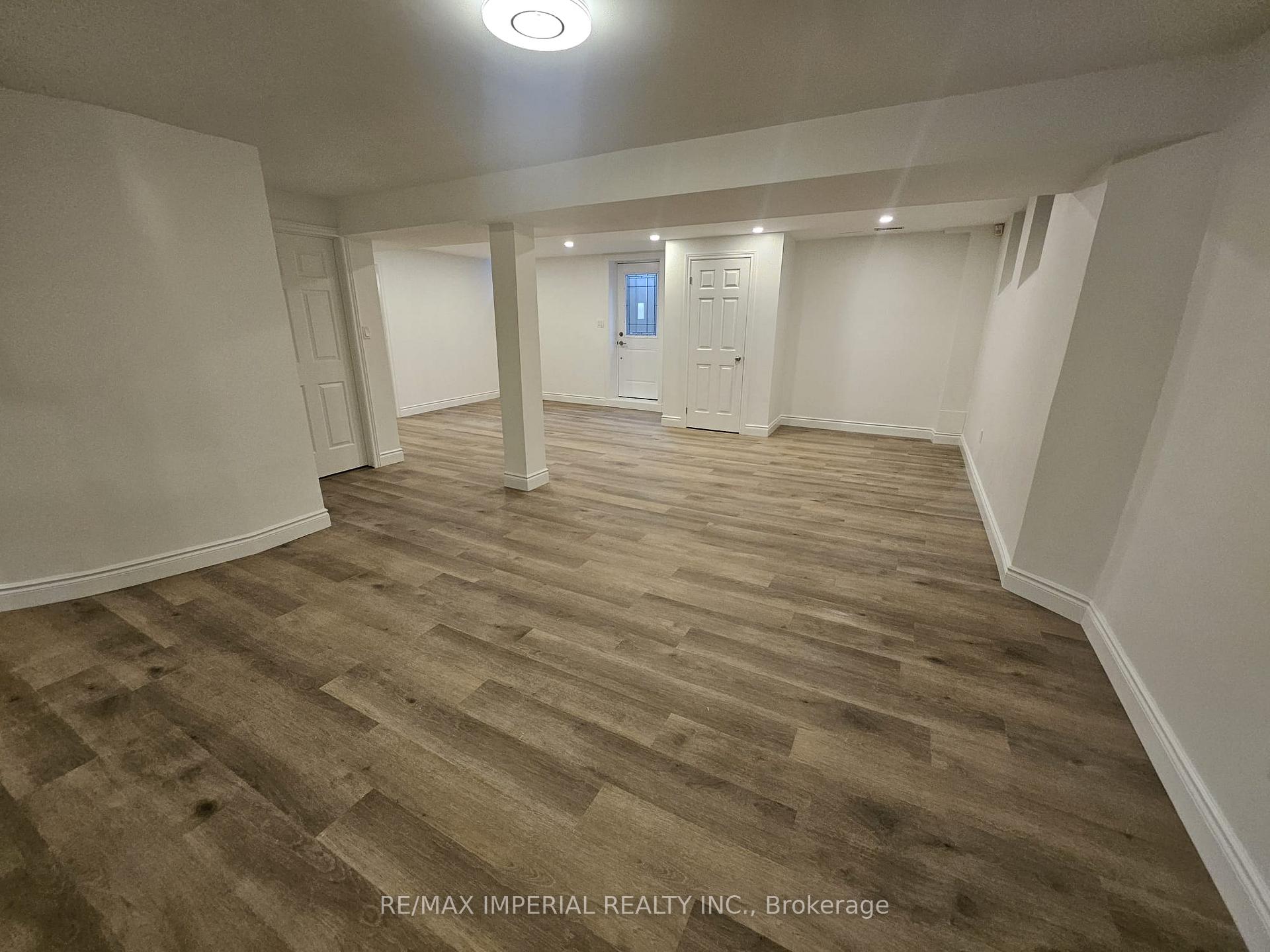 Photo 2 of Unit Basement, 37 Stave Crescent, Richmond Hill, Westbrook — HOMEH