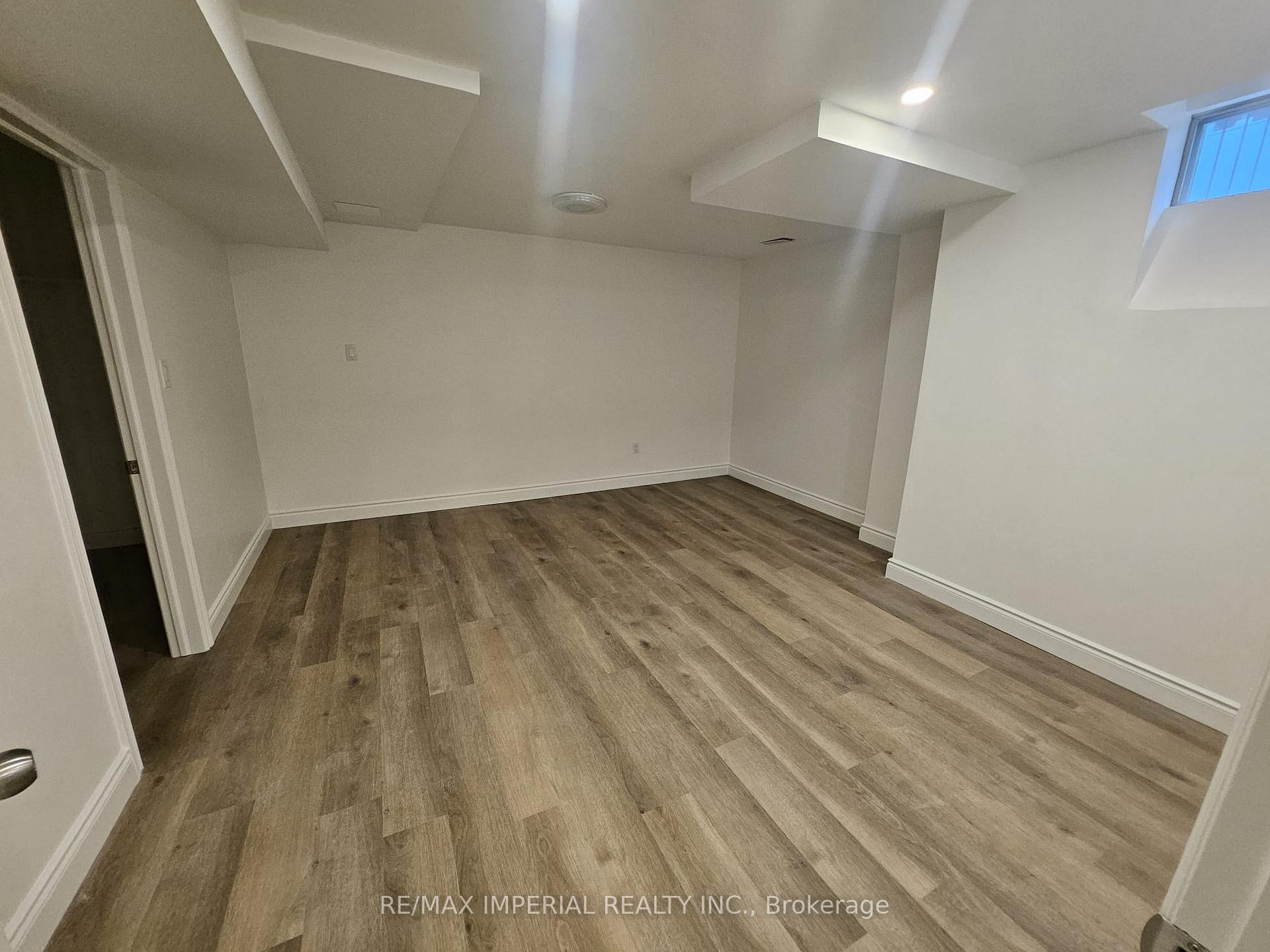 Photo 8 of Unit Basement, 37 Stave Crescent, Richmond Hill, Westbrook — HOMEH