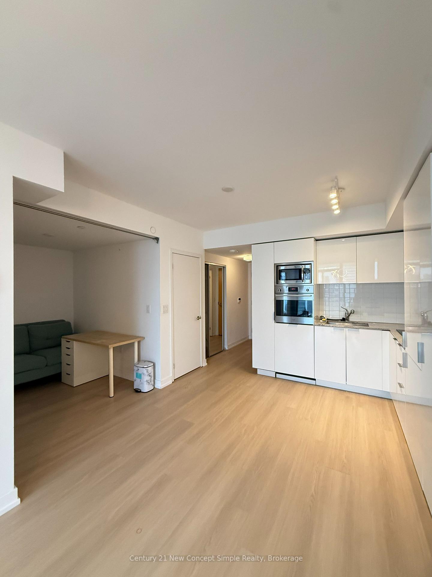 Photo 4 of Unit 3604, 11 Wellesley Street W, Toronto, Bay Street Corridor — HOMEH