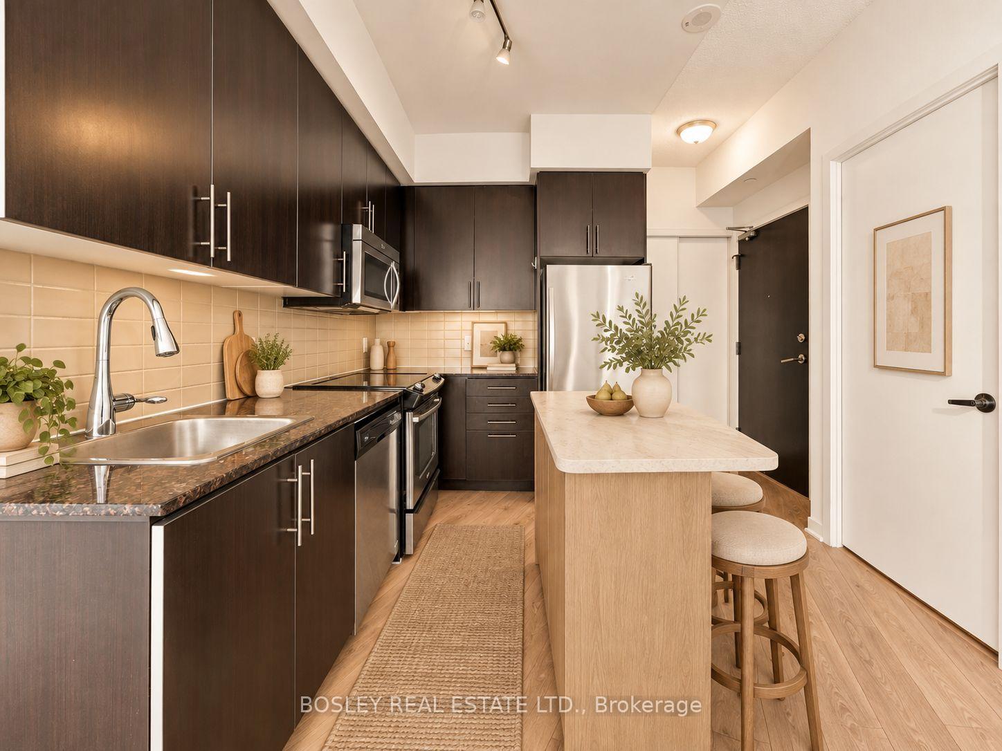 Photo 6 of Unit 1409, 60 Berwick Ave, Toronto, Yonge-Eglinton — HOMEH